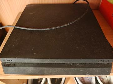 ps4 + 2 joystick+ 6 giochi