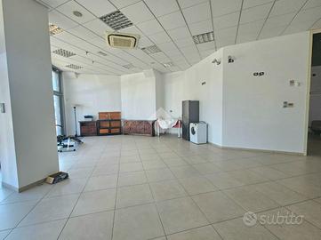 NEGOZIO A SAVIGNANO SUL RUBICONE