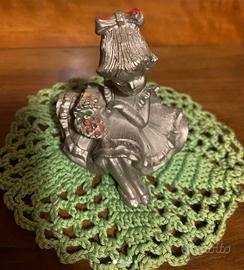 Statuina vintage in peltro