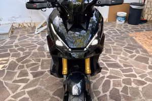 X adv 750