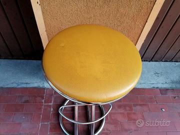 Sgabello tipo Bar, con poggiapiedi modello vintage