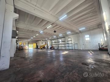 Magazzino uso commerciale