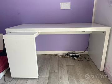 Scrivania Ikea MALM bianca con piano estraibile