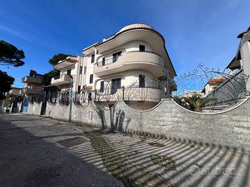 Appartamento di 100 m² con 3 locali a Napoli