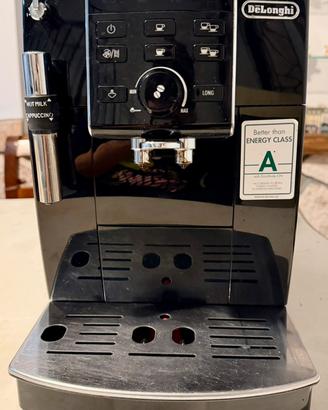 Macchina del caffè DeLonghi Magnifica