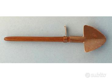 Vanga: modellino in rame e teak