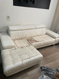 Divano in pelle bianca sa rifoderare parzialmente