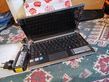 Pratico e funzionale computer portatile 
