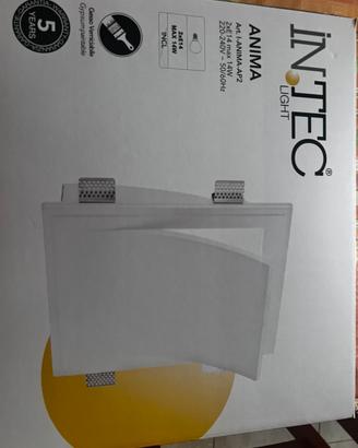 Coppia di applique da incasso vericiabile