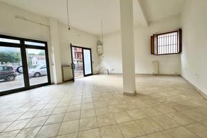 NEGOZIO A CITTÀ DI CASTELLO