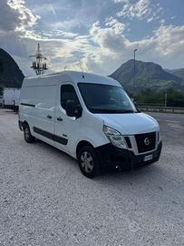 Nissan NV400 3posti