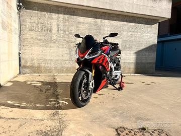 Aprilia Tuono v4 factory 2023