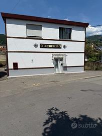 Magazzino + Uffici in zona struppa (1200mq)