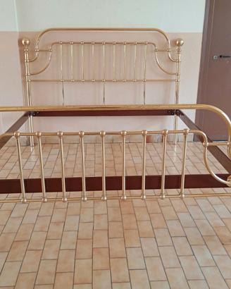 Letto in ottone