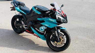 YAMAHA R1 -  2009