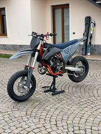 ktm 125 sx 2022 motard tratt..
