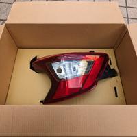 Faro Posteriore Nissan Micra ORIGINALE