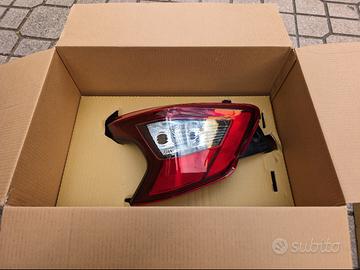 Faro Posteriore Nissan Micra ORIGINALE