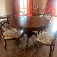 Tavolo antico con 4 sedie