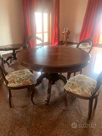 Tavolo antico con 4 sedie