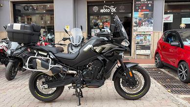 CF MOTO 800 MT .