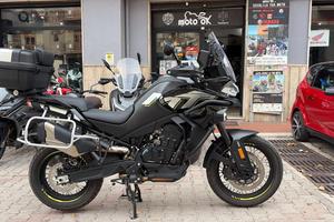 CF MOTO 800 MT .