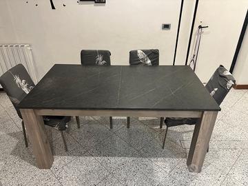 Tavolo e sedie