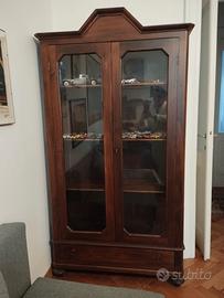 Mobile vetrina arte povera