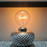 Lampada Smile con vaso a nido d'ape