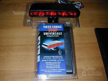 Terzo fanale / stop universale ,