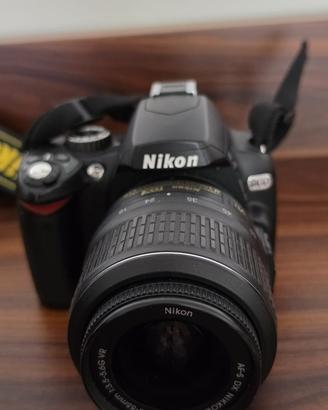 Nikon D60 con obiettivo e custodia