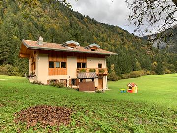 Chalet immerso nel verde