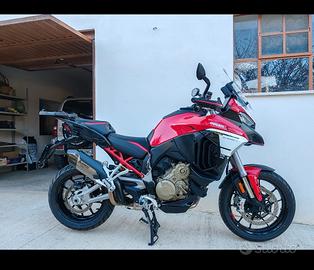 Multistrada V4 S Travel & Radar 2021  akrapovic 