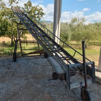 scaletta montacarichi