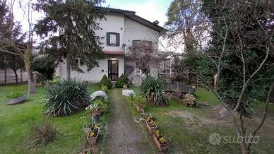 CASA INDIPENDENTE A RUSSI