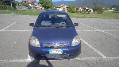 Toyota Yaris 1.0 3 porte - 280.000 km - Clima Ok
