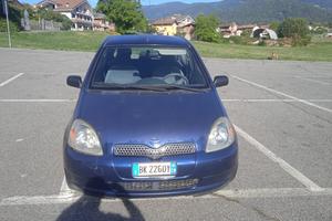 Toyota Yaris 1.0 3 porte - 280.000 km - Clima Ok