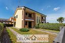 elegante-villa-bifamiliare-indipendente-in-centro