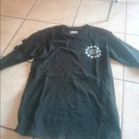 t shirt vans
