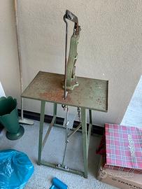 Fustellatrice a pedale vintage per pelletteria