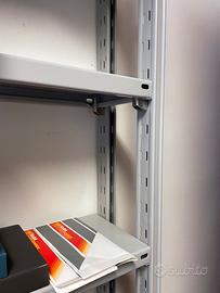Scaffali metallici - grigio chiaro