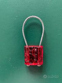 Portachiavi vintage in plastica ed acciaio