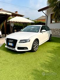 Audi A4  Leggi Testo