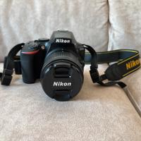 Nikon D5600 + 18-55 mm VR + borsa - PARI AL NUOVO