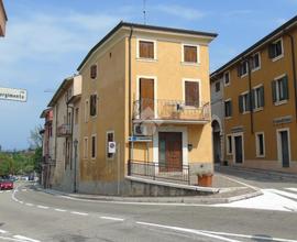 PALAZZINA A PESCANTINA