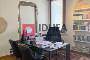 UFFICIO IN CENTRO STORICO RIF:MMTV1