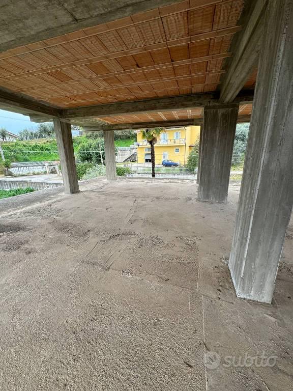 Rustico / Casale di 540 m² a Frosinone - Vista 5