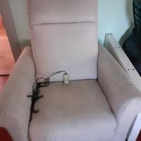 poltrona reclinabile elettrica