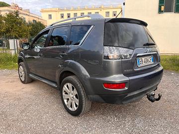 Mitsubishi Outlander 2010 super full optional 