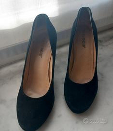 Scarpe decolte' con plato' nere camoscio 